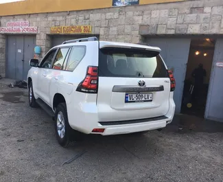 Noleggio Toyota Land Cruiser Prado. Auto Comfort, Premium, SUV per il noleggio in Georgia ✓ Cauzione di Deposito di 700 GEL ✓ Opzioni assicurative RCT, CDW, Passeggeri, Furto.