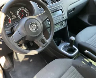 Noleggio auto Volkswagen Polo 2011 in Albania, con carburante Diesel e 95 cavalli di potenza ➤ A partire da 19 EUR al giorno.