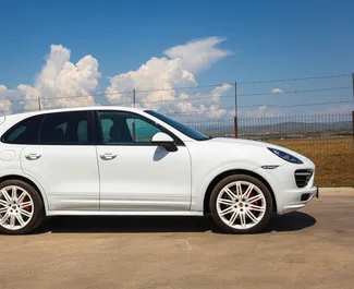 Noleggio auto Porsche Cayenne #6290 Automatico a Tbilisi, dotata di motore 4,8L ➤ Da Evgenii in Georgia.