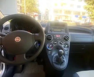 Noleggio auto Fiat Panda 2010 in Albania, con carburante Benzina e 69 cavalli di potenza ➤ A partire da 12 EUR al giorno.