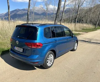 Noleggio auto Volkswagen Touran 2017 in Montenegro, con carburante Diesel e 125 cavalli di potenza ➤ A partire da 47 EUR al giorno.