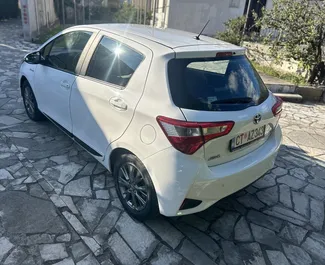 Noleggio Toyota Yaris. Auto Economica, Comfort per il noleggio in Montenegro ✓ Cauzione di Deposito di 100 EUR ✓ Opzioni assicurative RCT, CDW, All'estero.