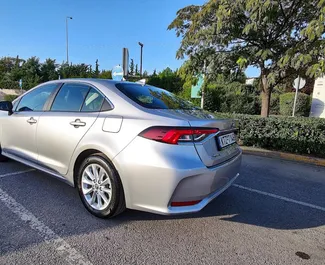 Noleggio Toyota Corolla Sedan. Auto Economica, Comfort per il noleggio in Grecia ✓ Cauzione di Deposito di 500 EUR ✓ Opzioni assicurative RCT, CDW, Furto.