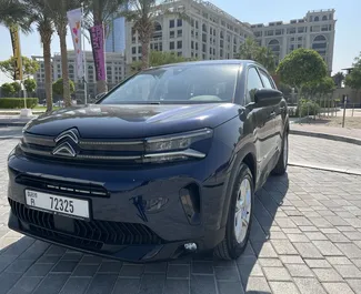 Vista frontale di un noleggio Citroen C5 Aircross a Dubai, Emirati Arabi Uniti ✓ Auto #5117. ✓ Cambio Automatico TM ✓ 2 recensioni.