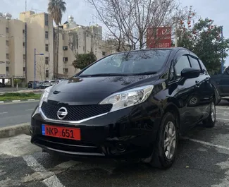 Vista frontale di un noleggio Nissan Note a Limassol, Cipro ✓ Auto #3965. ✓ Cambio Automatico TM ✓ 1 recensioni.