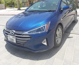 Vista frontale di un noleggio Hyundai Elantra a Dubai, Emirati Arabi Uniti ✓ Auto #4862. ✓ Cambio Automatico TM ✓ 1 recensioni.