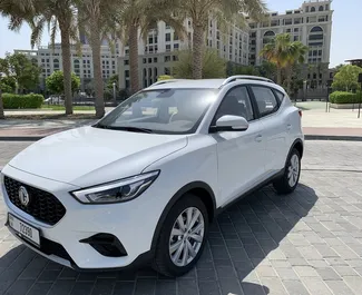 Vista frontale di un noleggio MG ZS a Dubai, Emirati Arabi Uniti ✓ Auto #4870. ✓ Cambio Automatico TM ✓ 0 recensioni.