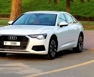 Vista frontale di un noleggio Audi A6 a Dubai, Emirati Arabi Uniti ✓ Auto #6639. ✓ Cambio Automatico TM ✓ 0 recensioni.