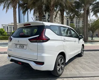 Noleggio Mitsubishi Xpander. Auto Comfort, Monovolume per il noleggio negli Emirati Arabi Uniti ✓ Cauzione di Deposito di 2000 AED ✓ Opzioni assicurative RCT, SCDW, Passeggeri, Furto.