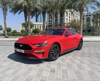 Vista frontale di un noleggio Ford Mustang Coupe a Dubai, Emirati Arabi Uniti ✓ Auto #5118. ✓ Cambio Automatico TM ✓ 1 recensioni.