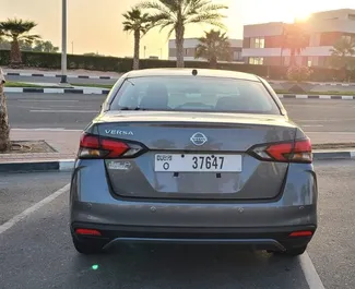 Noleggio auto Nissan Sunny #6583 Automatico a Dubai, dotata di motore 1,6L ➤ Da Karim negli Emirati Arabi Uniti.