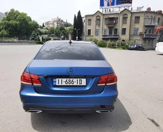 Motore Benzina da 3,5L di Mercedes-Benz E-Class 2013 per il noleggio a Tbilisi.