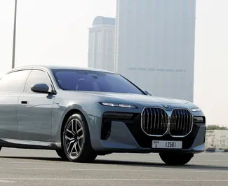 Noleggio auto BMW 735i #6648 Automatico a Dubai, dotata di motore 6,0L ➤ Da Akil negli Emirati Arabi Uniti.