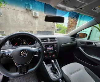 Noleggio Volkswagen Jetta. Auto Economica, Comfort per il noleggio in Georgia ✓ Cauzione di Senza deposito ✓ Opzioni assicurative RCT, FDW, Passeggeri, Furto, Senza deposito.