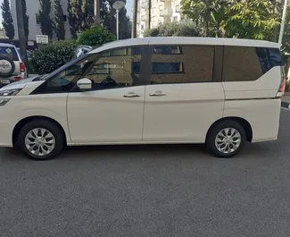 Noleggio auto Nissan Serena 2021 a Cipro, con carburante Benzina e 150 cavalli di potenza ➤ A partire da 48 EUR al giorno.