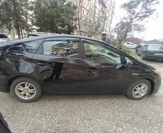 Noleggio auto Toyota Prius #6815 Automatico all'aeroporto di Kutaisi, dotata di motore 1,8L ➤ Da Nika in Georgia.