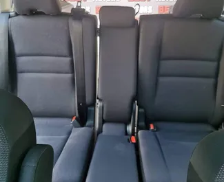 Nissan Serena 2019 disponibile per il noleggio a Larnaca, con limite di chilometraggio di illimitato.