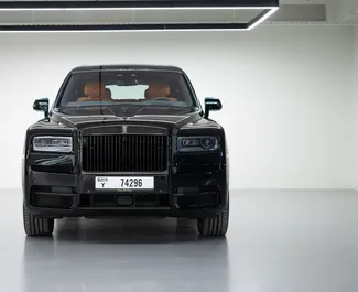 Noleggio auto Rolls-Royce Cullinan #6763 Automatico a Dubai, dotata di motore 6,7L ➤ Da Andrei negli Emirati Arabi Uniti.