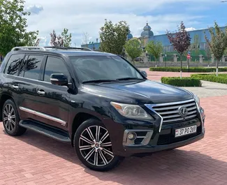 Vista frontale di un noleggio Lexus LX570 a Yerevan, Armenia ✓ Auto #6769. ✓ Cambio Automatico TM ✓ 0 recensioni.