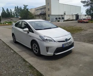 Noleggio auto Toyota Prius 2012 in Georgia, con carburante Benzina e 170 cavalli di potenza ➤ A partire da 115 GEL al giorno.