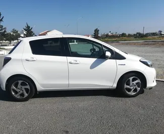 Noleggio auto Toyota Yaris #6810 Automatico a Larnaca, dotata di motore 1,3L ➤ Da Maxim a Cipro.