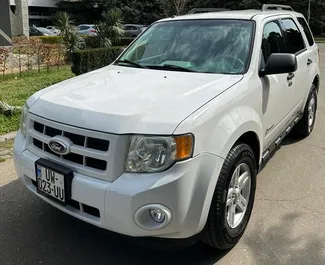 Vista frontale di un noleggio Ford Escape a Tbilisi, Georgia ✓ Auto #6719. ✓ Cambio Automatico TM ✓ 3 recensioni.