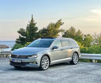 Vista frontale di un noleggio Volkswagen Passat Variant a Budva, Montenegro ✓ Auto #6779. ✓ Cambio Automatico TM ✓ 0 recensioni.