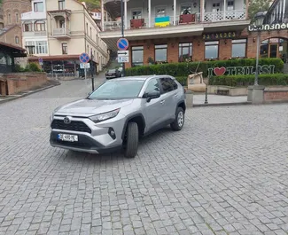 Vista frontale di un noleggio Toyota Rav4 a Tbilisi, Georgia ✓ Auto #6791. ✓ Cambio Automatico TM ✓ 1 recensioni.