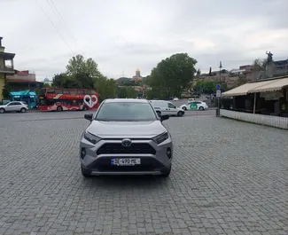 Noleggio auto Toyota Rav4 2022 in Georgia, con carburante Benzina e 200 cavalli di potenza ➤ A partire da 220 GEL al giorno.