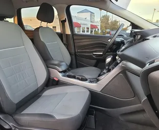 Ford Escape 2016 disponibile per il noleggio a Tbilisi, con limite di chilometraggio di illimitato.