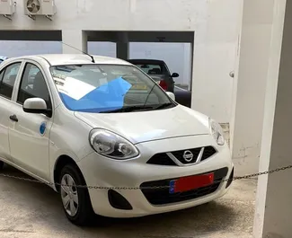 Nissan March 2015 con sistema A trazione anteriore, disponibile a Larnaca.