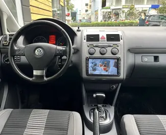 Noleggio auto Volkswagen Touran 2010 in Albania, con carburante Diesel e 140 cavalli di potenza ➤ A partire da 43 EUR al giorno.