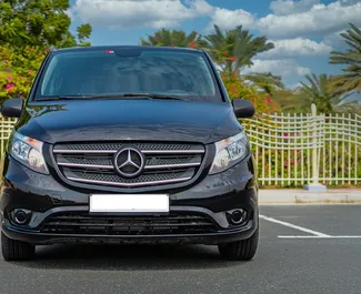 Noleggio auto Mercedes-Benz Vito 2019 negli Emirati Arabi Uniti, con carburante Benzina e 180 cavalli di potenza ➤ A partire da 370 AED al giorno.