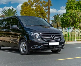 Noleggio Mercedes-Benz Vito. Auto Comfort, Premium, Monovolume per il noleggio negli Emirati Arabi Uniti ✓ Cauzione di Deposito di 1500 AED ✓ Opzioni assicurative RCT, CDW.