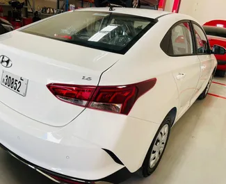 Motore Benzina da 1,6L di Hyundai Accent 2022 per il noleggio a Dubai.