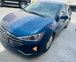 Vista frontale di un noleggio Hyundai Elantra a Dubai, Emirati Arabi Uniti ✓ Auto #7108. ✓ Cambio Automatico TM ✓ 0 recensioni.