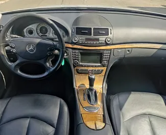 Noleggio Mercedes-Benz E-Class. Auto Premium per il noleggio in Albania ✓ Cauzione di Deposito di 100 EUR ✓ Opzioni assicurative RCT, CDW, SCDW, FDW, Furto.