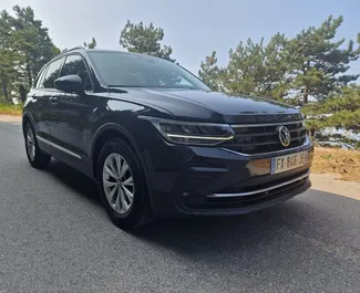 Noleggio Volkswagen Tiguan. Auto Comfort, Crossover per il noleggio in Montenegro ✓ Cauzione di Deposito di 350 EUR ✓ Opzioni assicurative RCT, CDW, SCDW, All'estero.