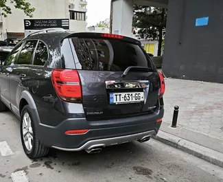 Chevrolet Captiva 2014 disponibile per il noleggio a Tbilisi, con limite di chilometraggio di illimitato.