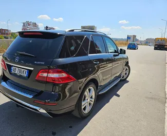 Noleggio Mercedes-Benz ML350. Auto Comfort, Premium, SUV per il noleggio in Albania ✓ Cauzione di Deposito di 1000 EUR ✓ Opzioni assicurative CDW, SCDW, All'estero, Giovane.