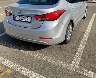 Hyundai Elantra 2015 disponibile per il noleggio all'aeroporto di Kutaisi, con limite di chilometraggio di illimitato.