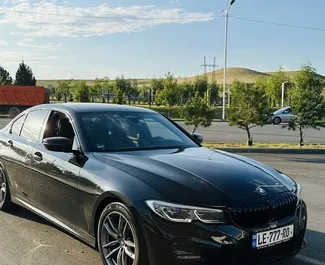 BMW 320d 2019 con sistema A trazione posteriore, disponibile a Tbilisi.