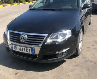 Vista frontale di un noleggio Volkswagen Passat Variant a Durazzo, Albania ✓ Auto #7291. ✓ Cambio Automatico TM ✓ 1 recensioni.