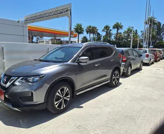 Vista frontale di un noleggio Nissan X-Trail a Limassol, Cipro ✓ Auto #7236. ✓ Cambio Automatico TM ✓ 0 recensioni.