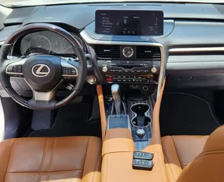 Lexus RX 350 2021 disponibile per il noleggio a Dubai, con limite di chilometraggio di 250 km/giorno.