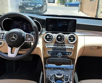 Motore Benzina da 3,0L di Mercedes-Benz C-Class 2021 per il noleggio a Dubai.