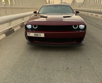 Noleggio auto Dodge Challenger 2020 negli Emirati Arabi Uniti, con carburante Benzina e 309 cavalli di potenza ➤ A partire da 185 AED al giorno.