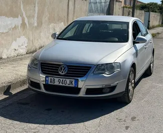 Vista frontale di un noleggio Volkswagen Passat a Durazzo, Albania ✓ Auto #7304. ✓ Cambio Manuale TM ✓ 0 recensioni.