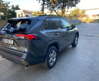 Noleggio auto Toyota Rav4 2022 in Georgia, con carburante Ibrido e 200 cavalli di potenza ➤ A partire da 341 GEL al giorno.