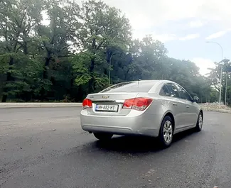 Noleggio auto Chevrolet Cruze 2013 in Georgia, con carburante Benzina e 140 cavalli di potenza ➤ A partire da 90 GEL al giorno.